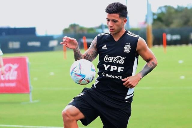 Jugador feliz obteniendo diamantes de forma económica